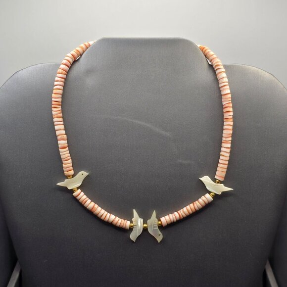 Unsigned Jewelry - VTG Heishi Spiny Oyster MOP Fetish Bird Choker Necklace 12"